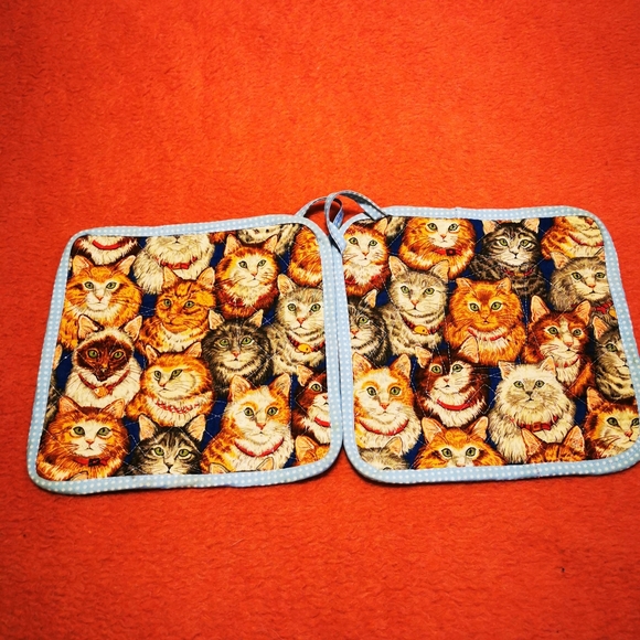 Vintage Hand Made Quilted Pot Holders with Cats - Picture 11 of 15